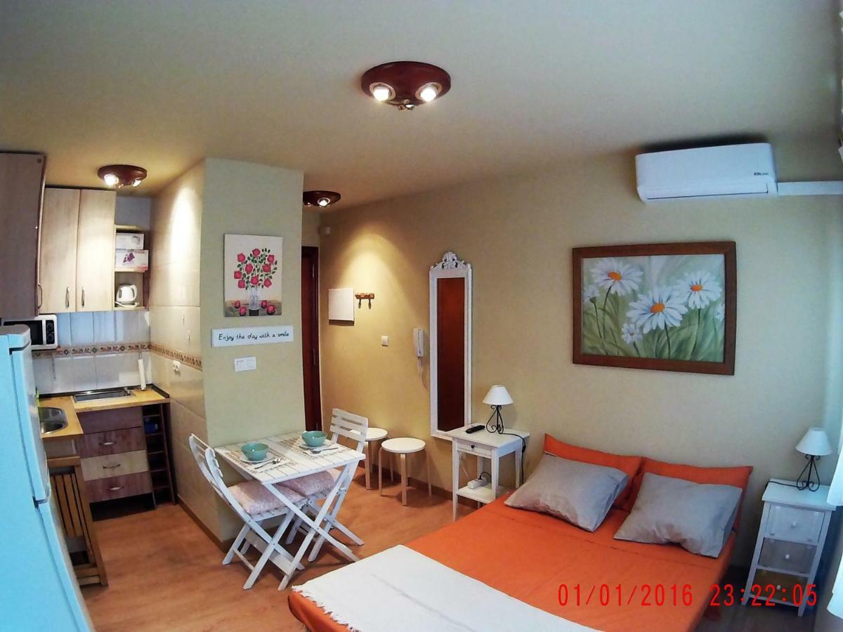Estudio Central En Zona Petonal Y Cerca A La Playa Торемолинос Екстериор снимка